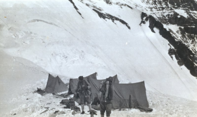 62057763 996442817413768 1103714291929841664 n 400x238 - Istoria muntelui: George Mallory