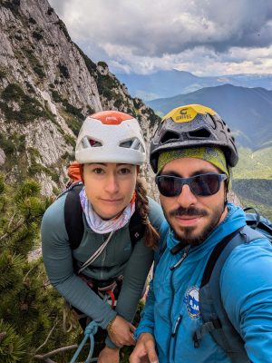 PXL 20260611 085420954 1 300x400 - Creasta Coarnele Caprei, cățărare &icirc;n Piatra Craiului